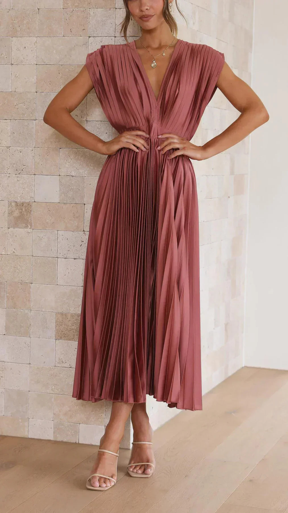 R&B | Ärmelloses, Plissiertes Midikleid