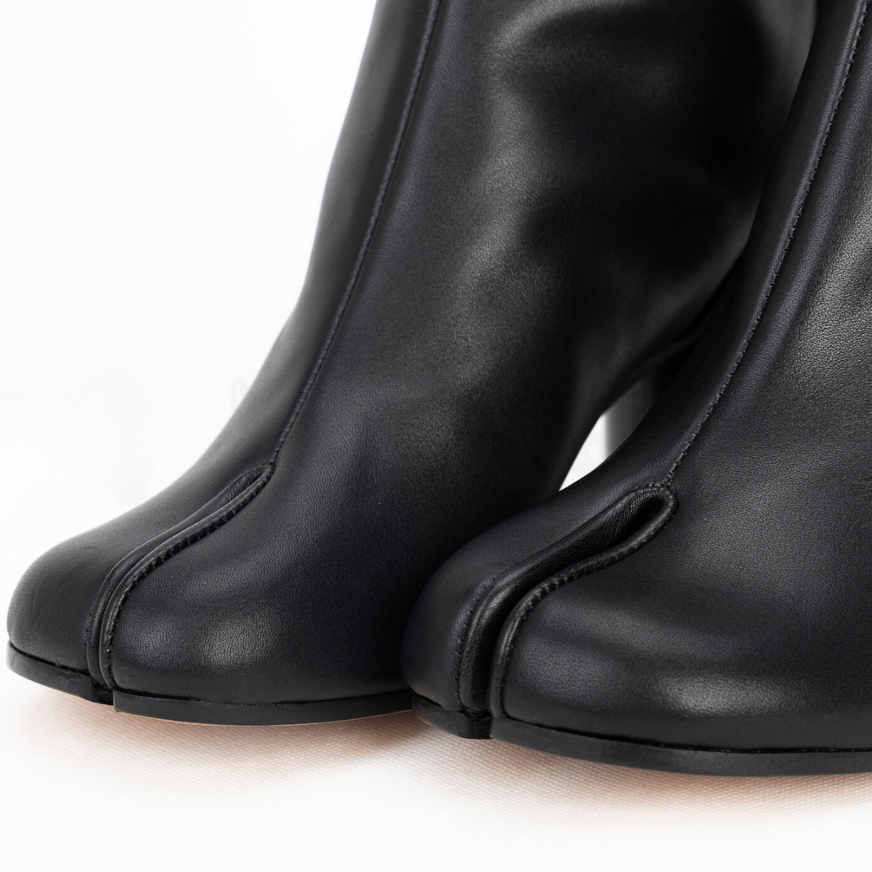 R&B | Stiefeletten - Damenstiefel mit geteiltem Zeh