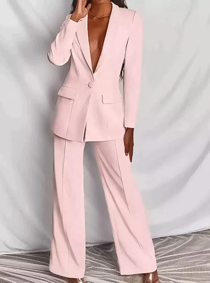 R&B | Elegantes Ensemble Bestehend Aus Einem Edlen Blazer und Einer Eleganten Hose