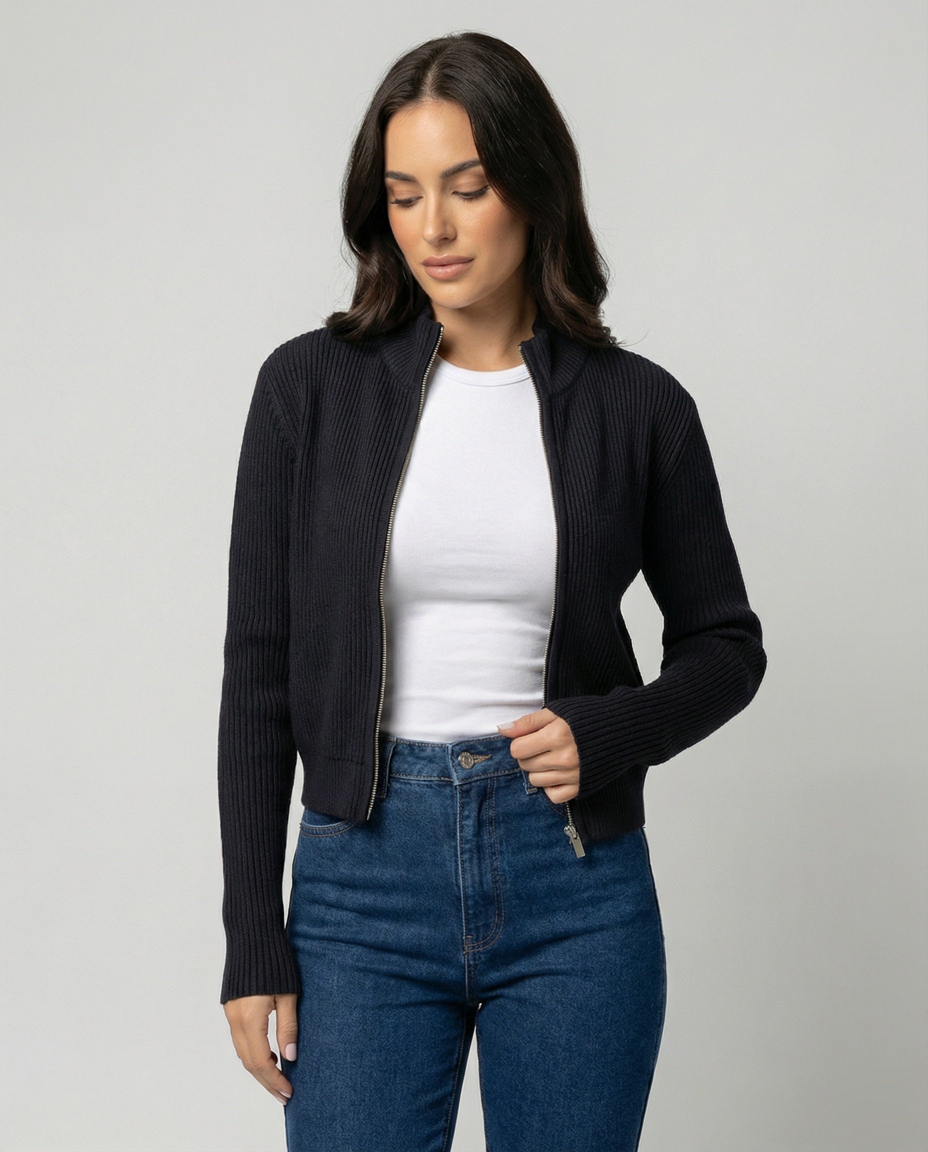 Taillierte Damen Strickjacke mit Reißverschluss und Stehkragen in MarinR&Blau