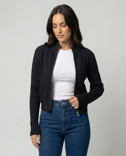Taillierte Damen Strickjacke mit Reißverschluss und Stehkragen in Marineblau