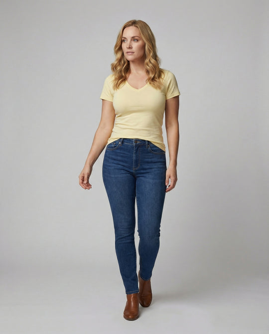 Tailliertes Damen T-Shirt mit V-Ausschnitt aus atmungsaktiver Baumwolle
