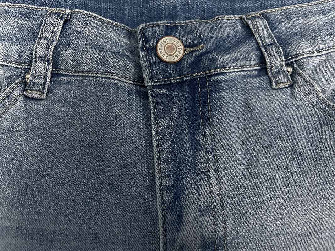 R&B | Beinabschluss Ripped Jeans Shorts