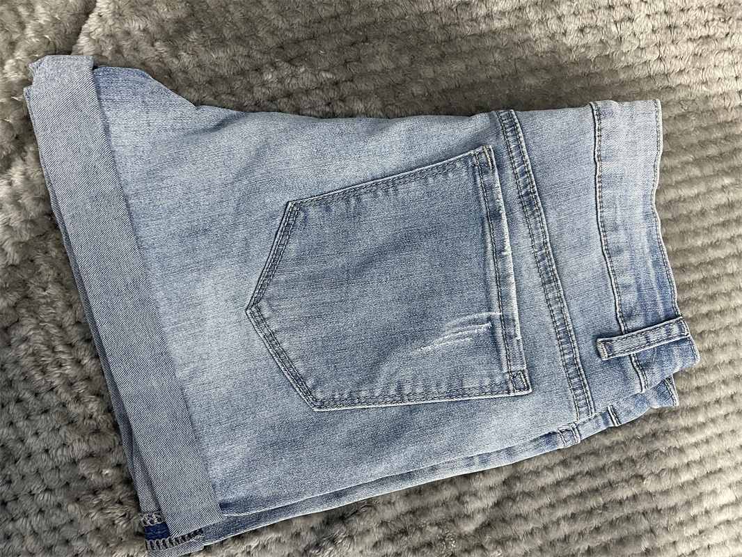 R&B | Beinabschluss Ripped Jeans Shorts
