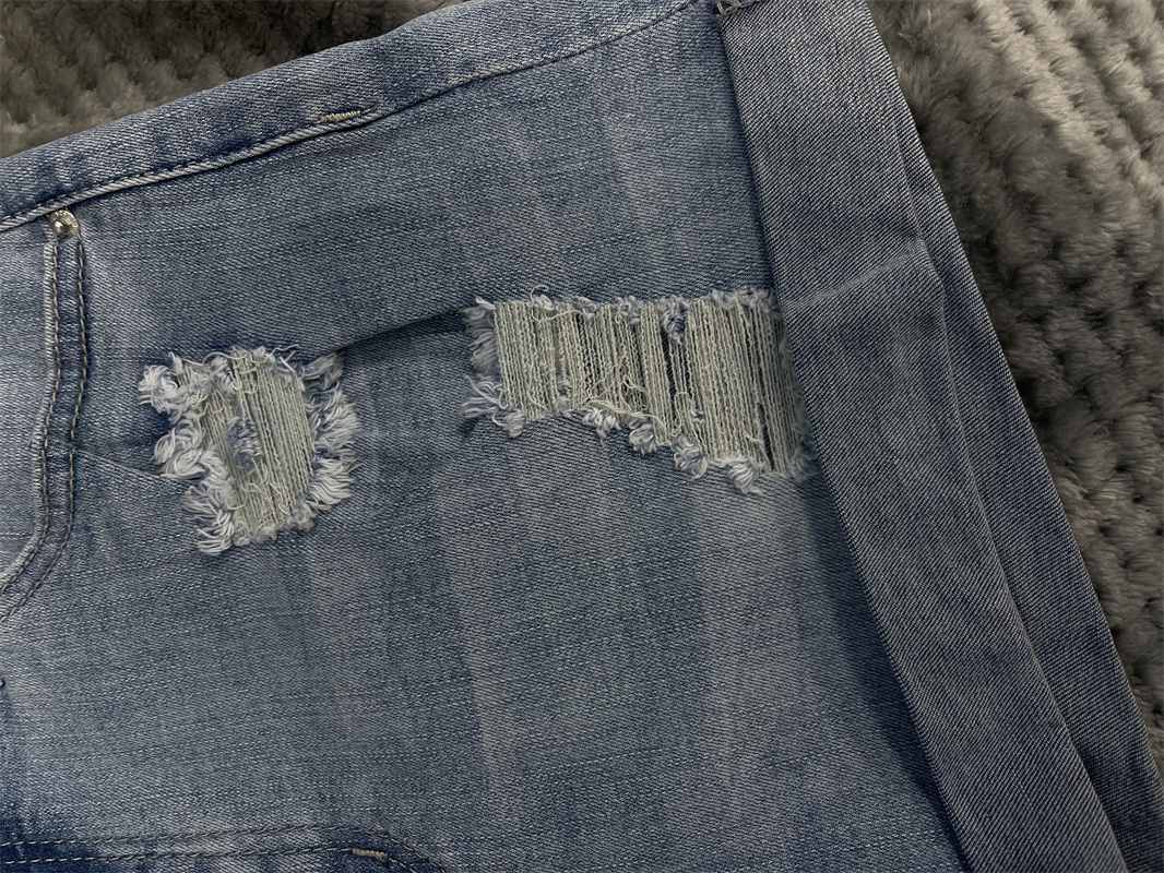 R&B | Beinabschluss Ripped Jeans Shorts