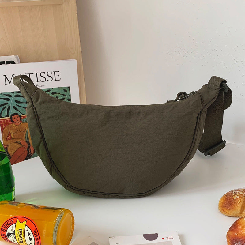 R&B | Damenumhängetasche Half Moon mit Verstellbarem Riemen