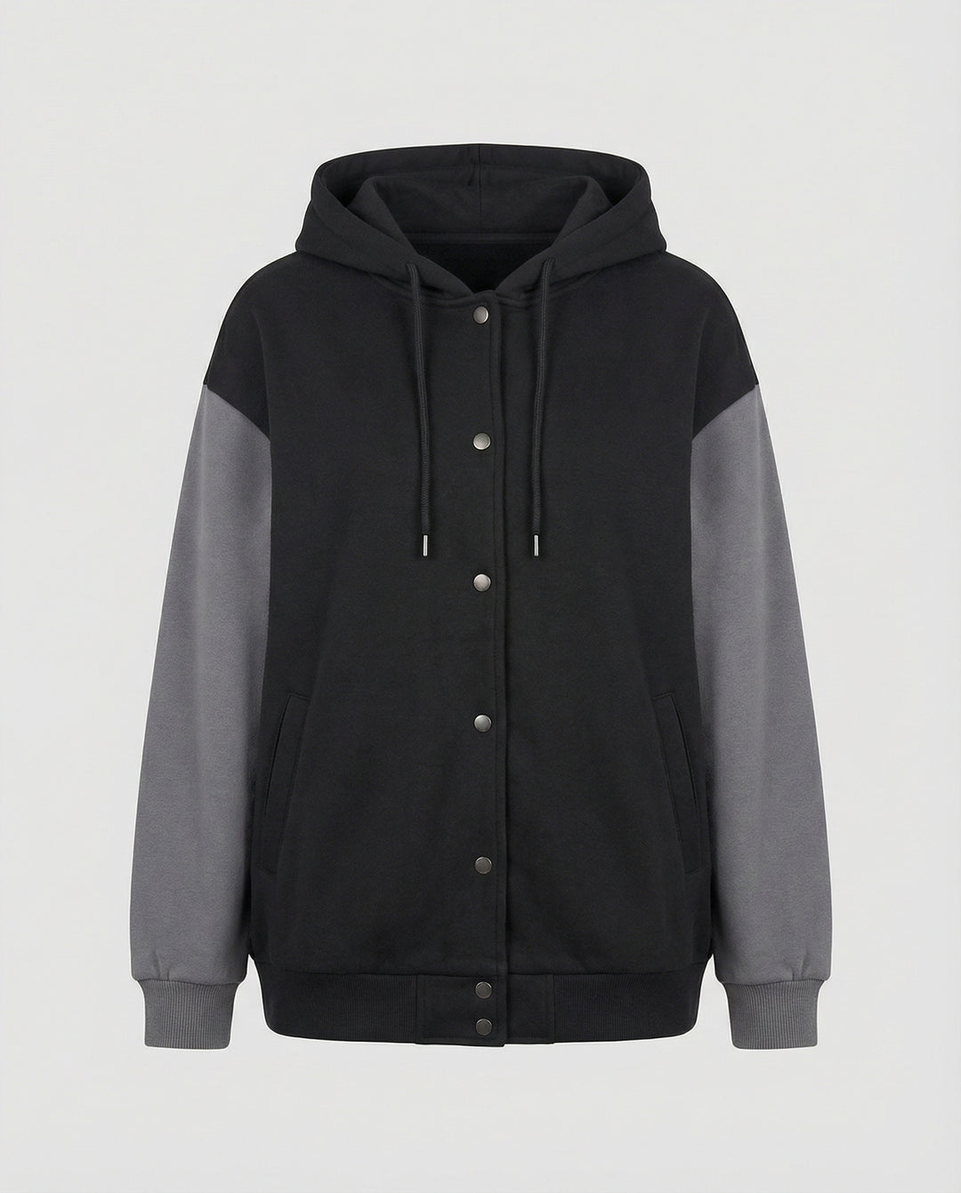 Oversize-Kapuzenjacke mit Druckknopfleiste, voluminösen Raglanärmeln und verdeckten Eingrifftaschen R&B
