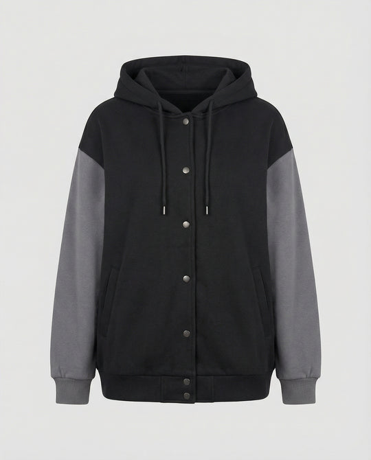 Oversize-Kapuzenjacke mit Druckknopfleiste, voluminösen Raglanärmeln und verdeckten Eingrifftaschen R&B
