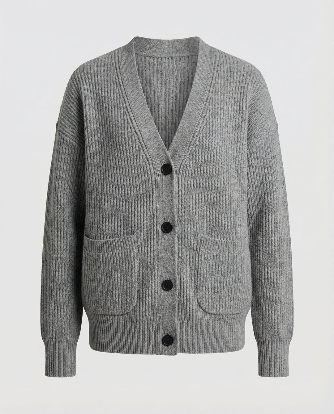 Weit geschnittene Strickjacke mit aufgesetzten Taschen und markanter Knopfleiste R&B