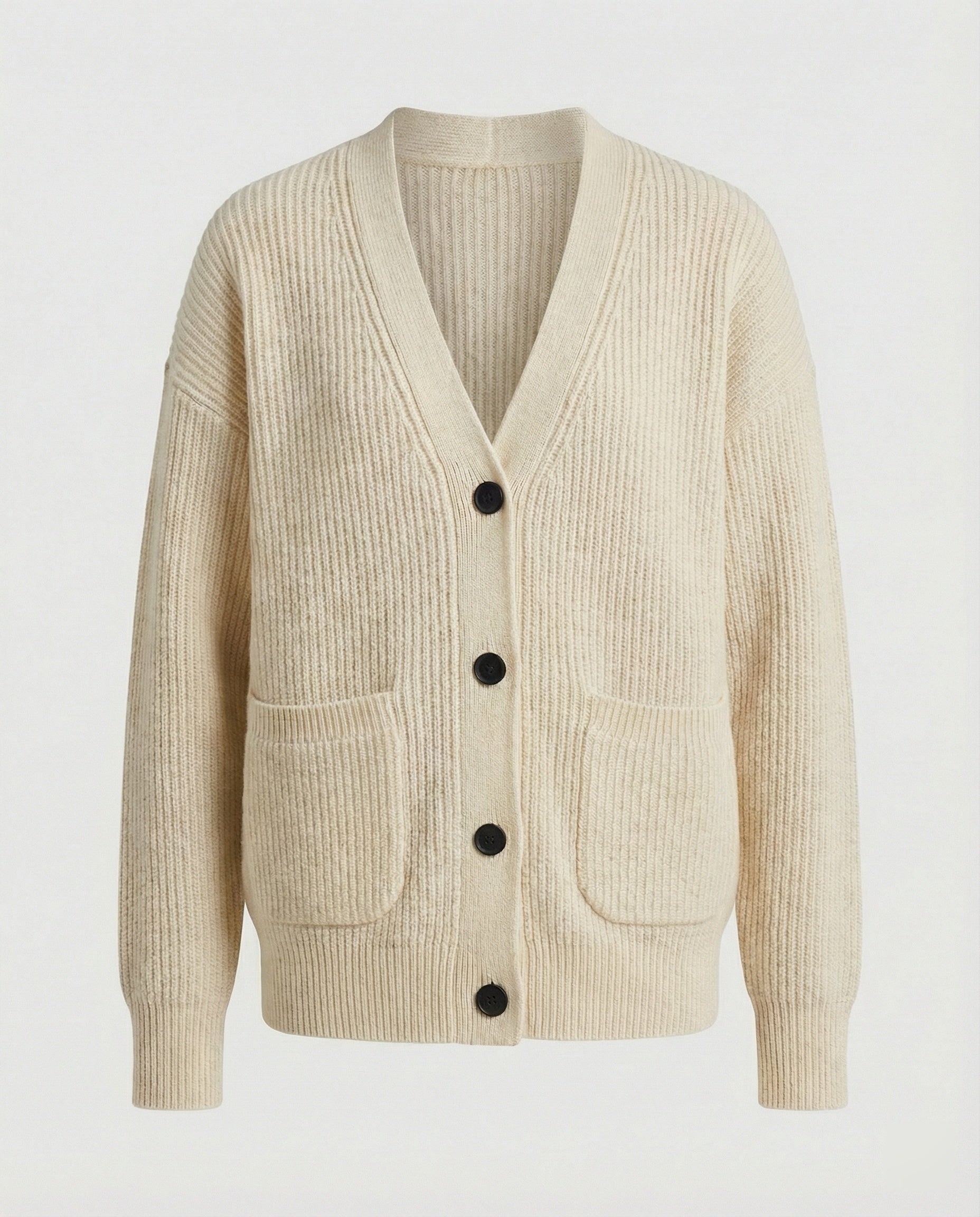 Weit geschnittene Strickjacke mit aufgesetzten Taschen und markanter Knopfleiste R&B