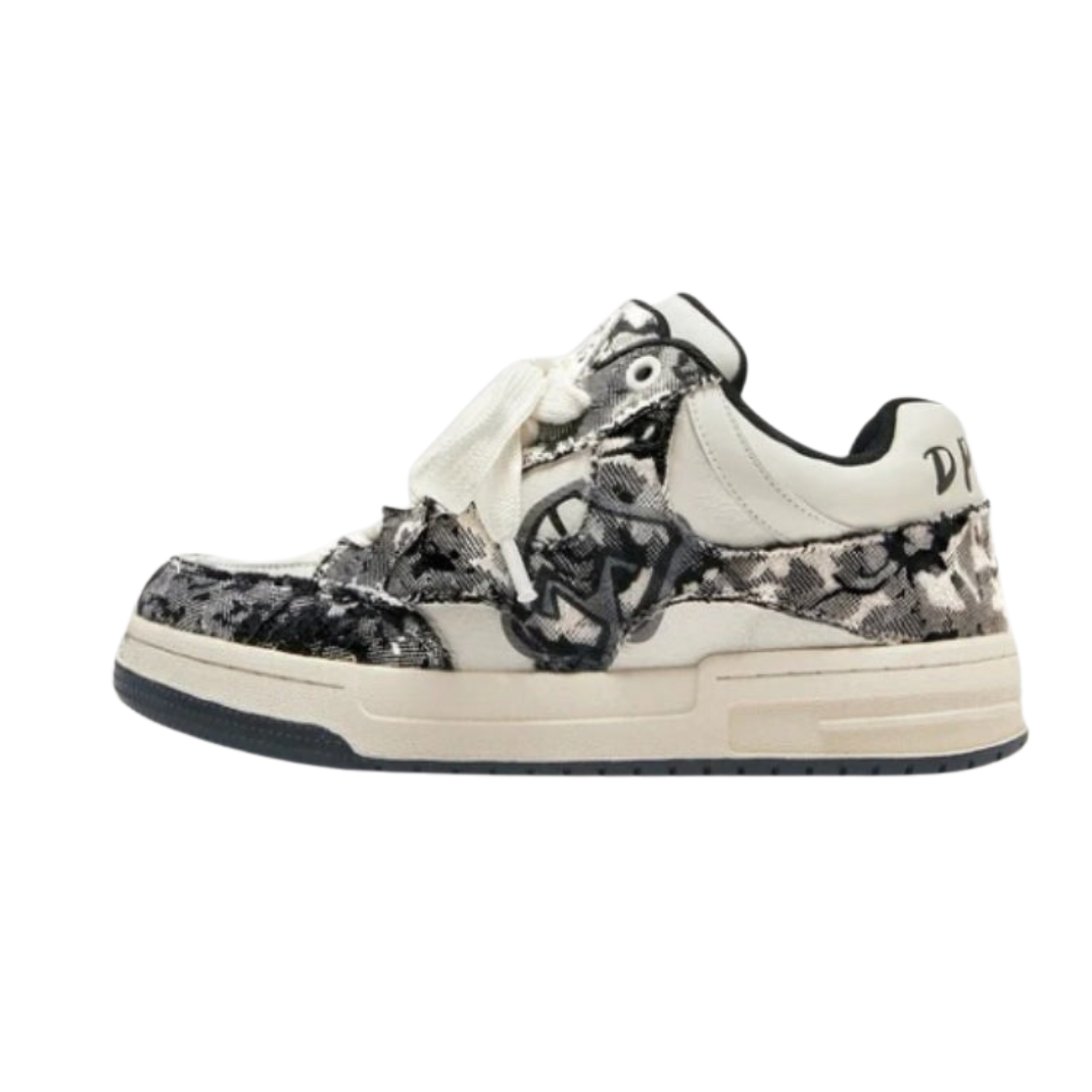 R&B | Sneakers - Casual - Retro Kreuz Graffiti