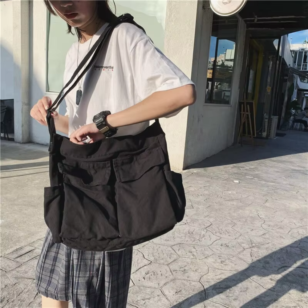 R&B | Schultertasche mit Faltendesign