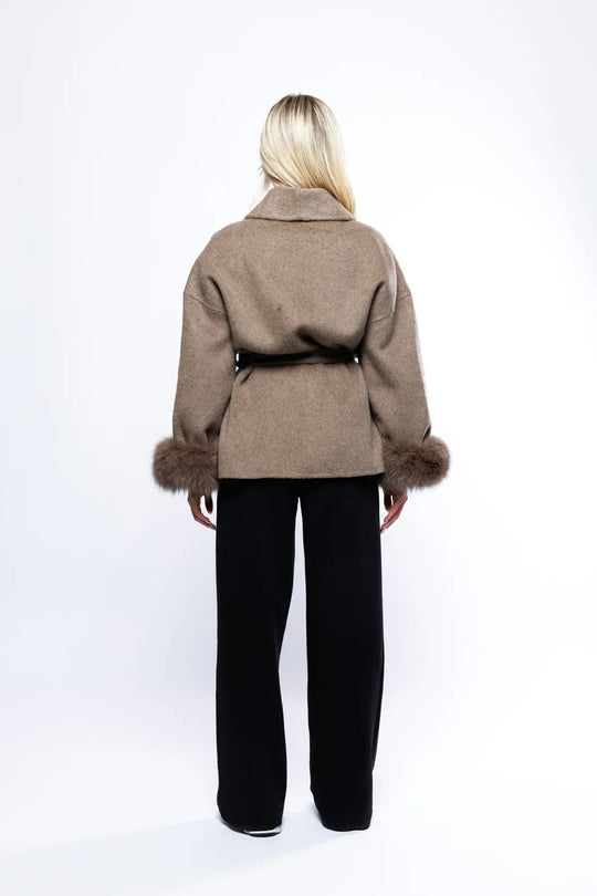 R&B | Damen Wickelmantel mit luxus Kunstfell und zeitlosem Design