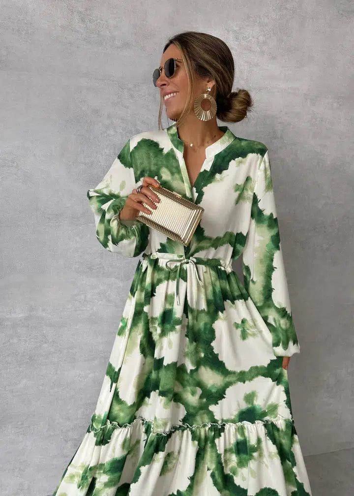 grüne Maxikleid mit langen Ärmeln und V-Ausschnitt