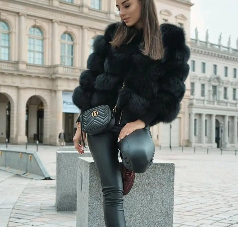 R&B | Hochwertige Kunstfell Jacke Edles Design für Eleganz und Komfort