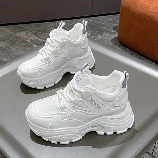 Ultramoderne Weiße Sneakers R&B