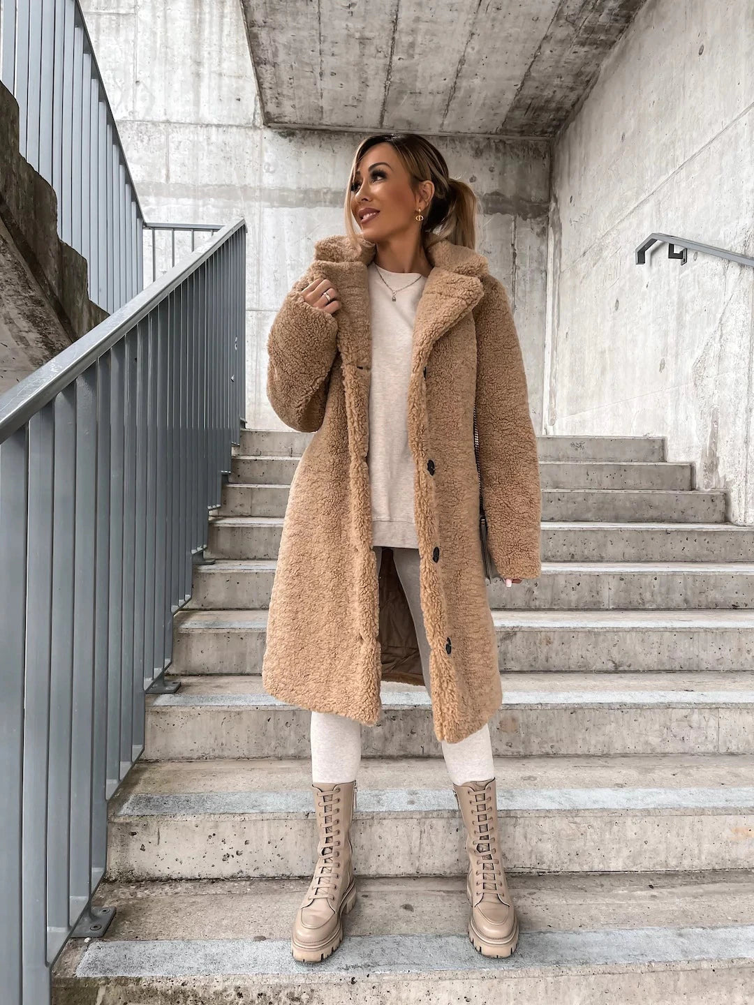 R&B | Langer Mantel Weiches Teddy-Fleece Kapuze & Knopfverschluss Lockere Passform