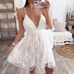 Elegantes weißes Sommerkleid