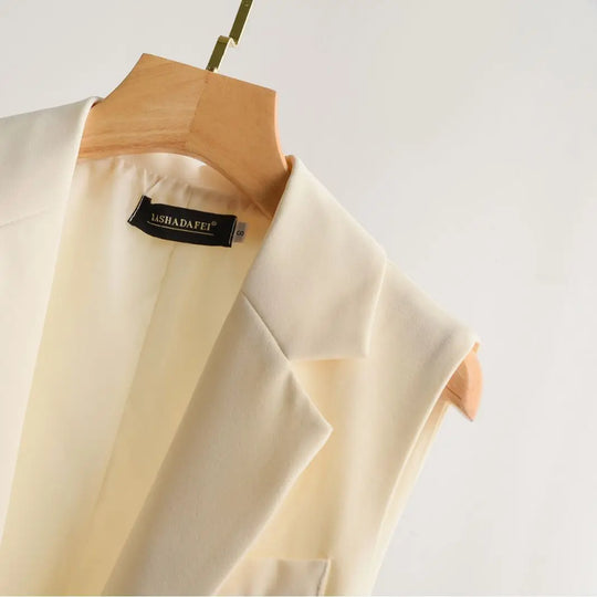 R&B | Klassischer Ärmelloser Blazerkleid mit Reverskragen