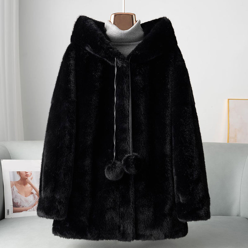 R&B | Faux-Fur-Hoodie mit Pom-Details