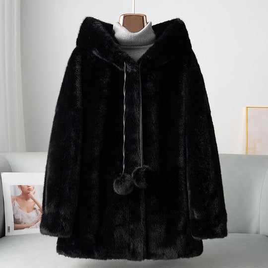 R&B | Faux-Fur-Hoodie mit Pom-Details