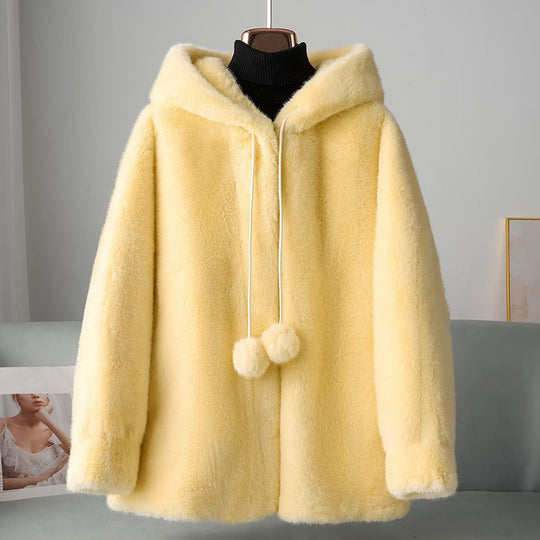 R&B | Faux-Fur-Hoodie mit Pom-Details