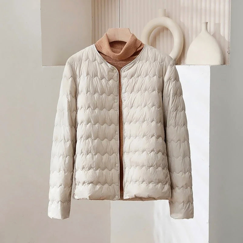R&B | Dünne Daunenjacke mit Verstellbarem Ausschnitt und Druckknöpfen