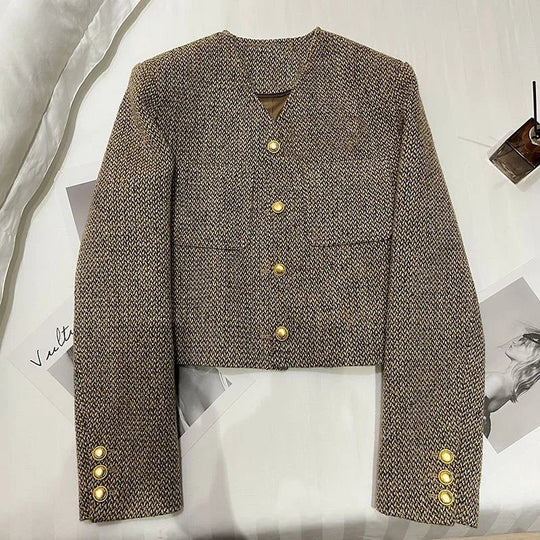 R&B | Cropped Blazer – Taillierter Schnitt mit Goldfarbenen Knöpfen