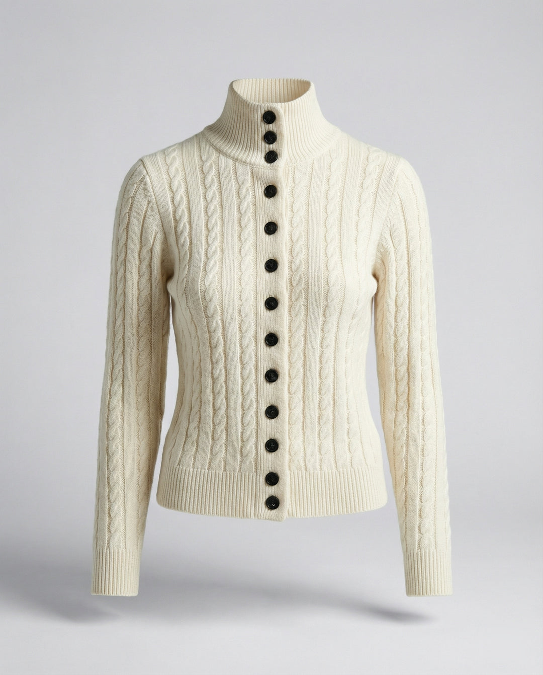 Damen Strickjacke mit Stehkragen und Zopfmuster in Weiß