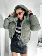 R&B | Damen Gefütterte Pufferjacke mit Hohem Kragen und Glänzender Verarbeitung