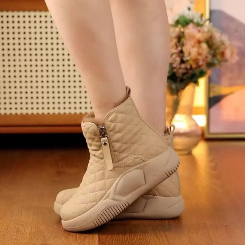 R&B | Kurze Stiefel mit Kette An Der Seite