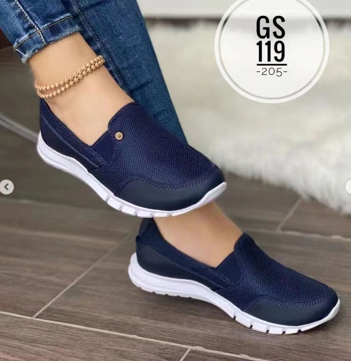 Schmale Slip-on Schuhe mit eleganter weißer Laufsohle R&B