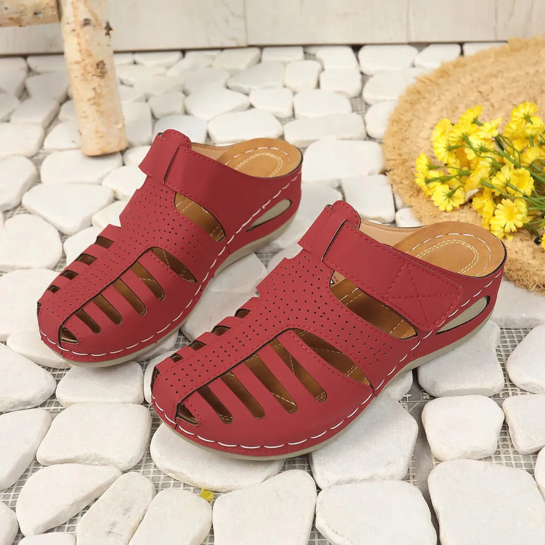 Stilvolle Hollow Wedge Sandalen R&B