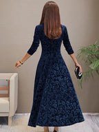Figurschmeichelndes Ausgestelltes Kleid