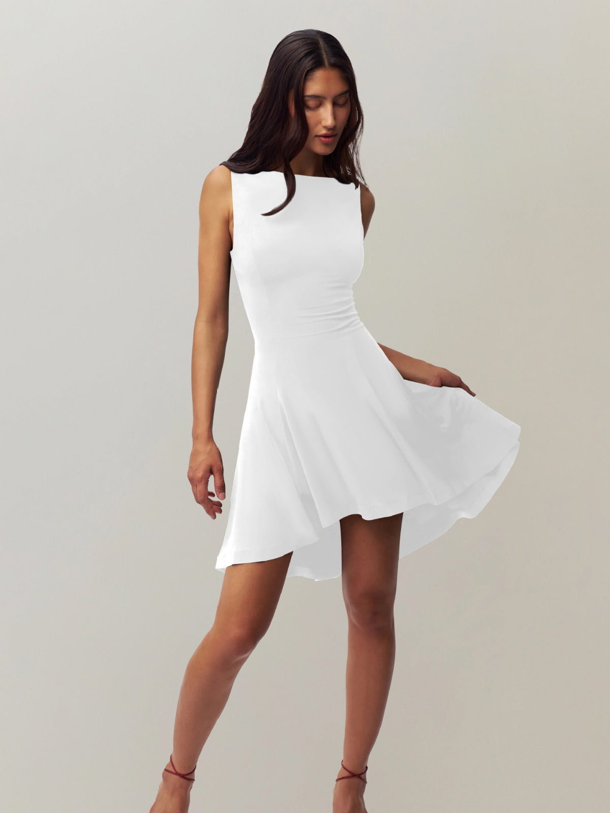 R&B | Ärmelloses Kleid mit Kragen