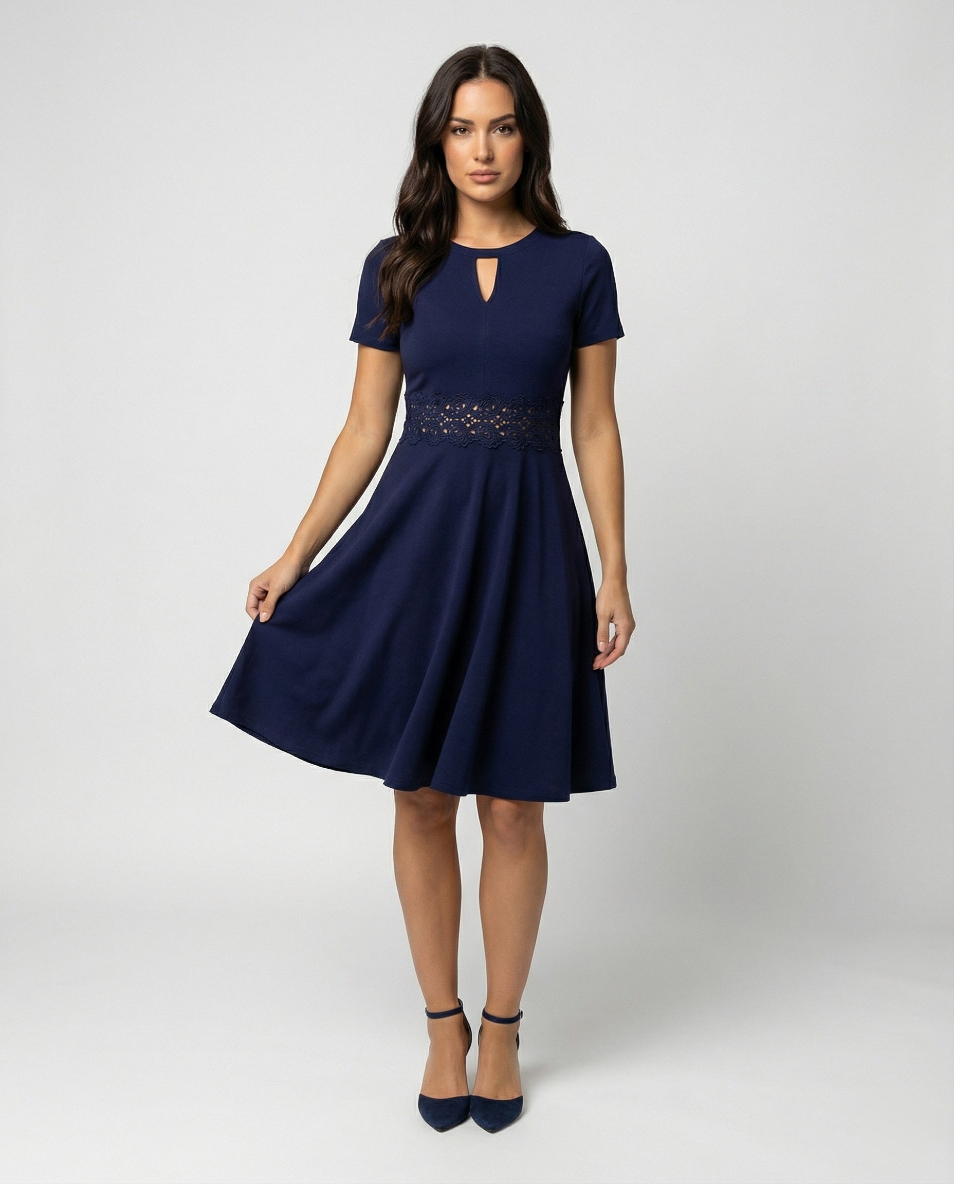 Blaues Kleid mit Kontrastierender Spitze und Akzentuierter Taille