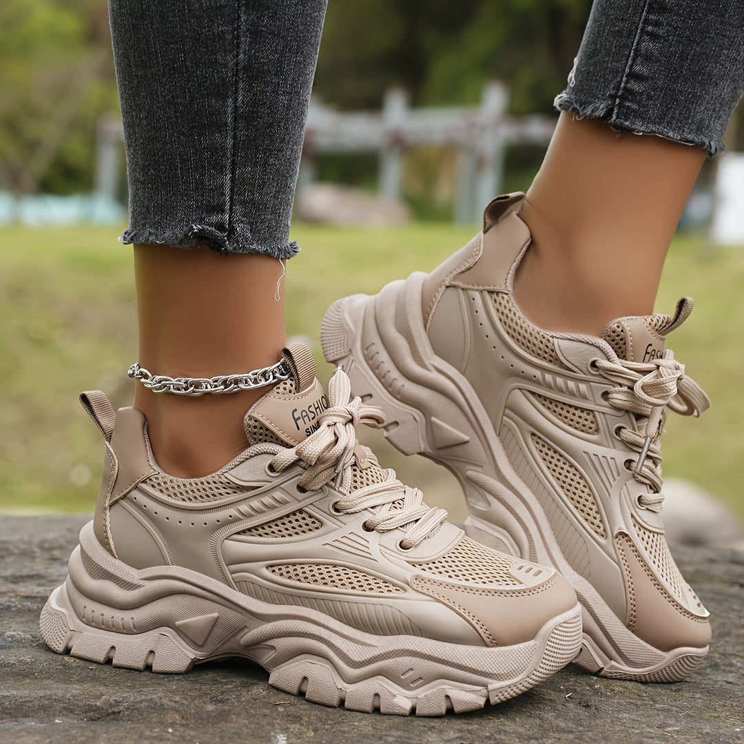 R&B | Plateau Sneakers mit Modernem Look