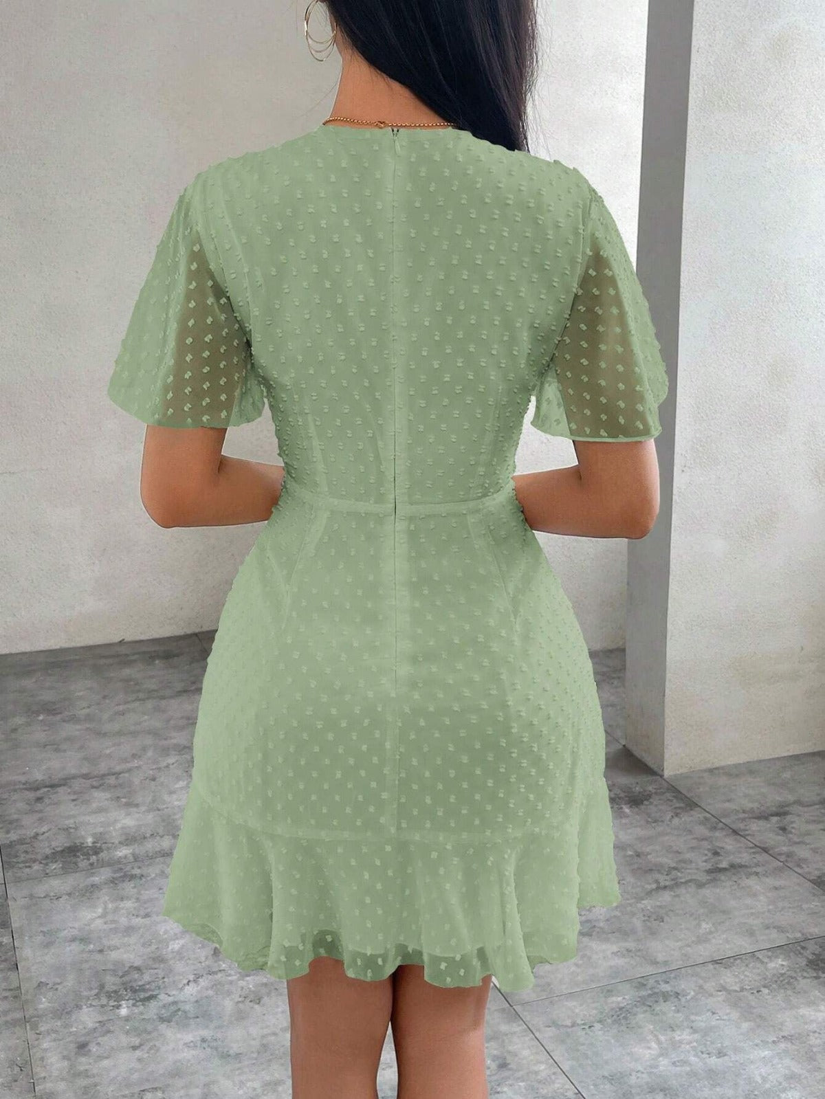 R&B | Dreidimensionales Kleid mit Rüschenrand und Punkten