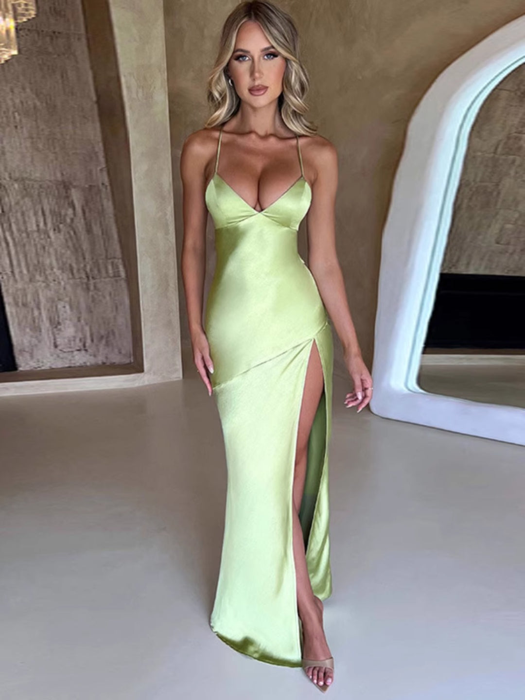 R&B | Sexy Kleid mit V-Ausschnitt