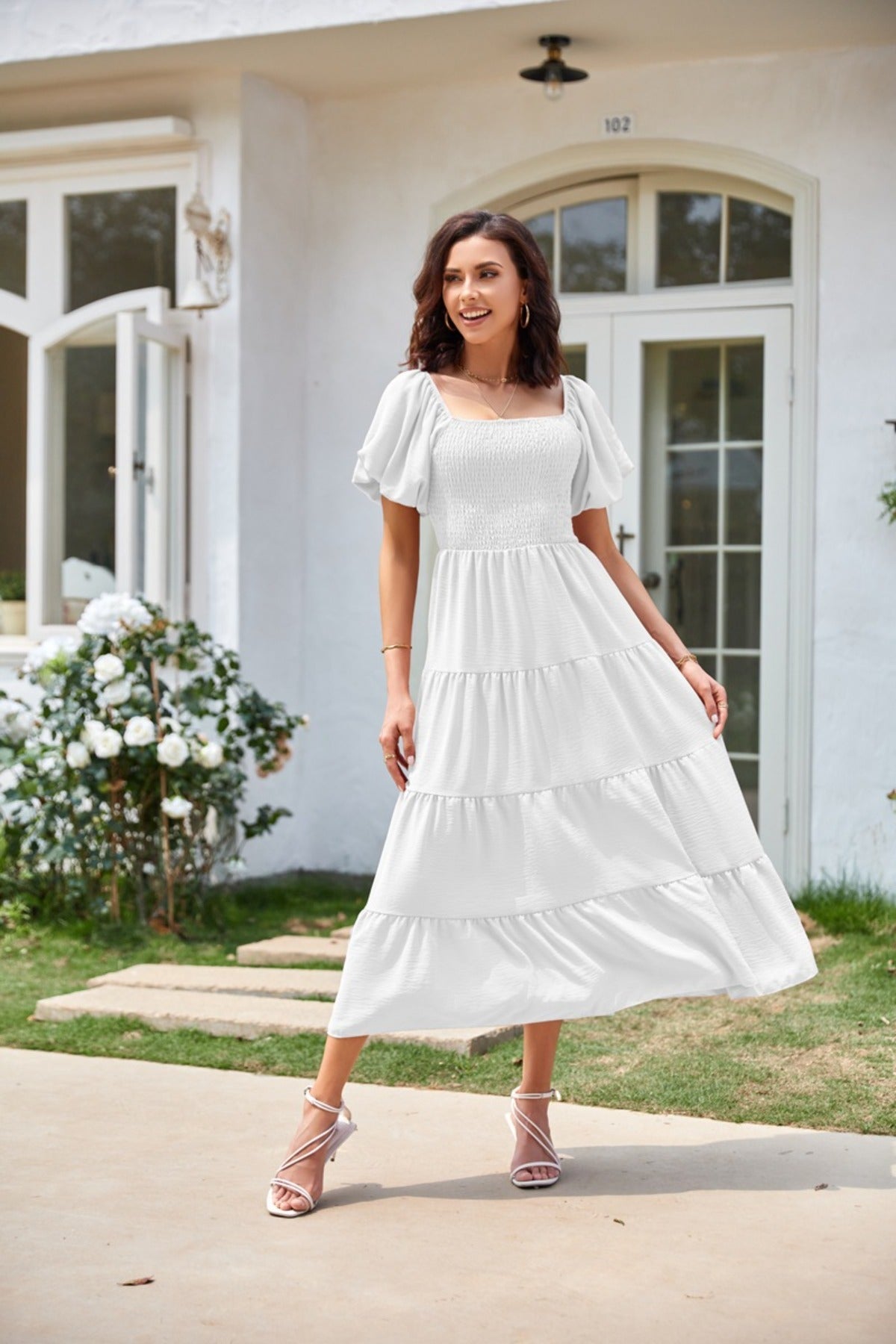 R&B | Plissee-Kleid mit quadratischem Ausschnitt und Neckholder-Blasenärmeln