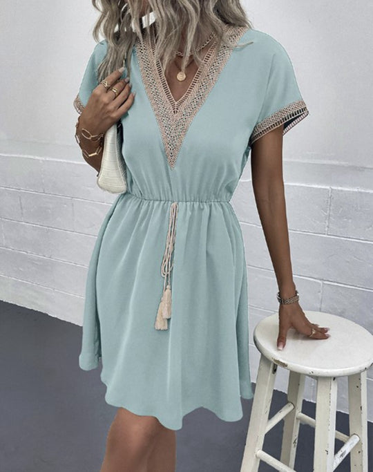R&B | Kleid mit V-Ausschnitt aus Spitze