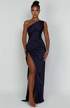 Damen-Maxikleid aus Satin mit einer Schulter und Plissee