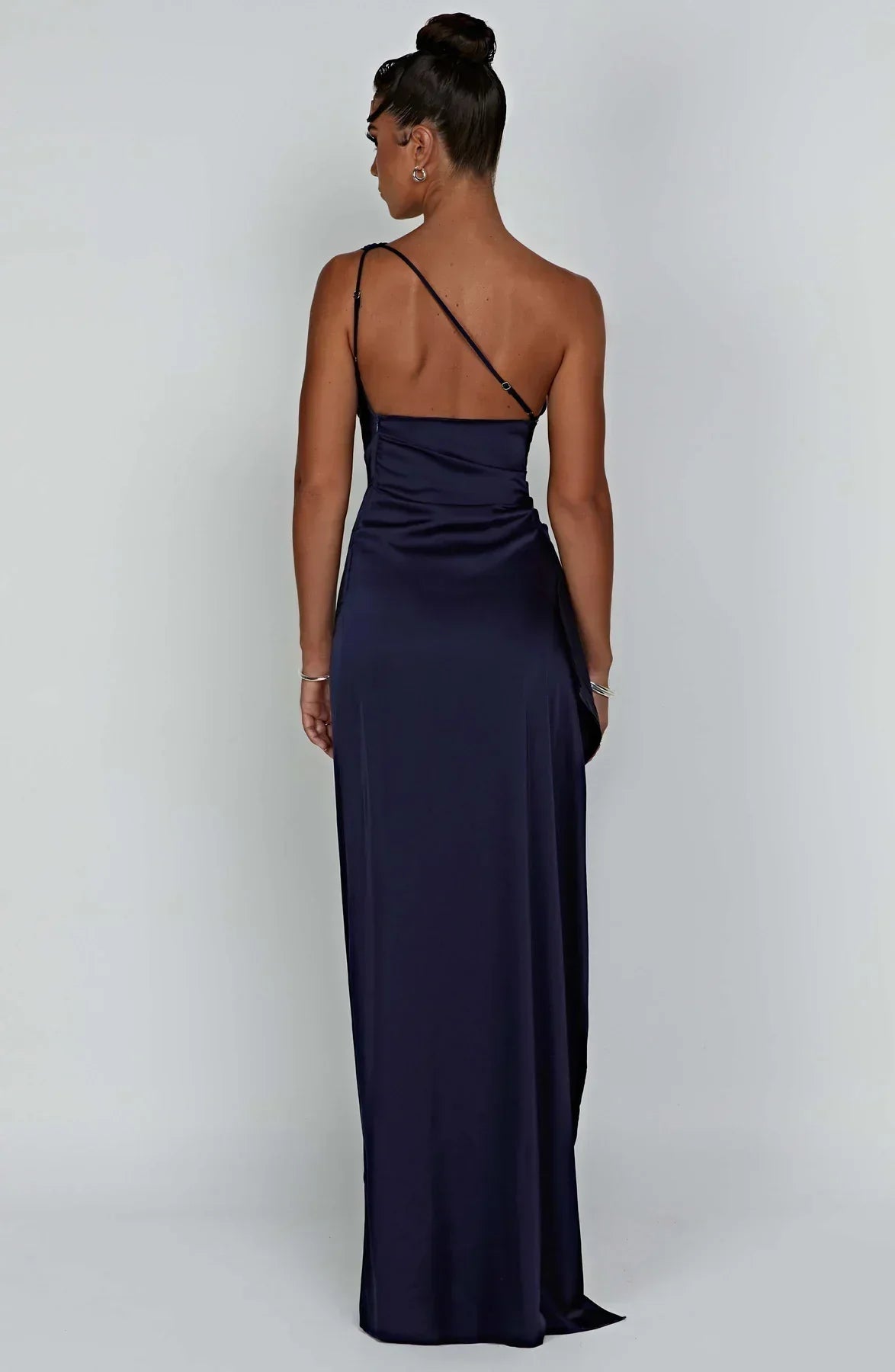R&B | Elegantes Ein-Schulter-Kleid mit Schlitz