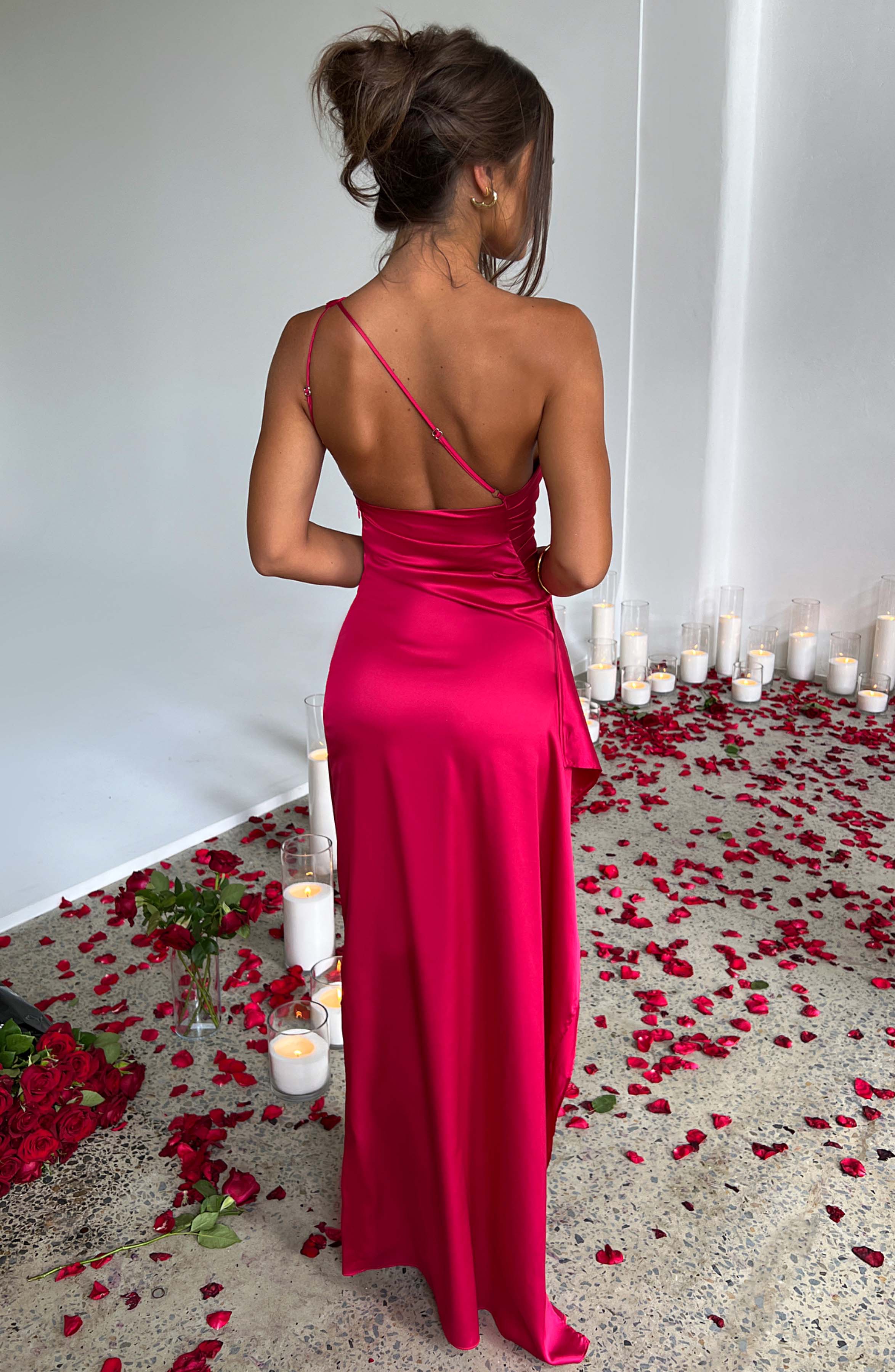 Damen-Maxikleid aus Satin mit einer Schulter und Plissee