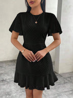 R&B | Dreidimensionales Kleid mit Rüschenrand und Punkten