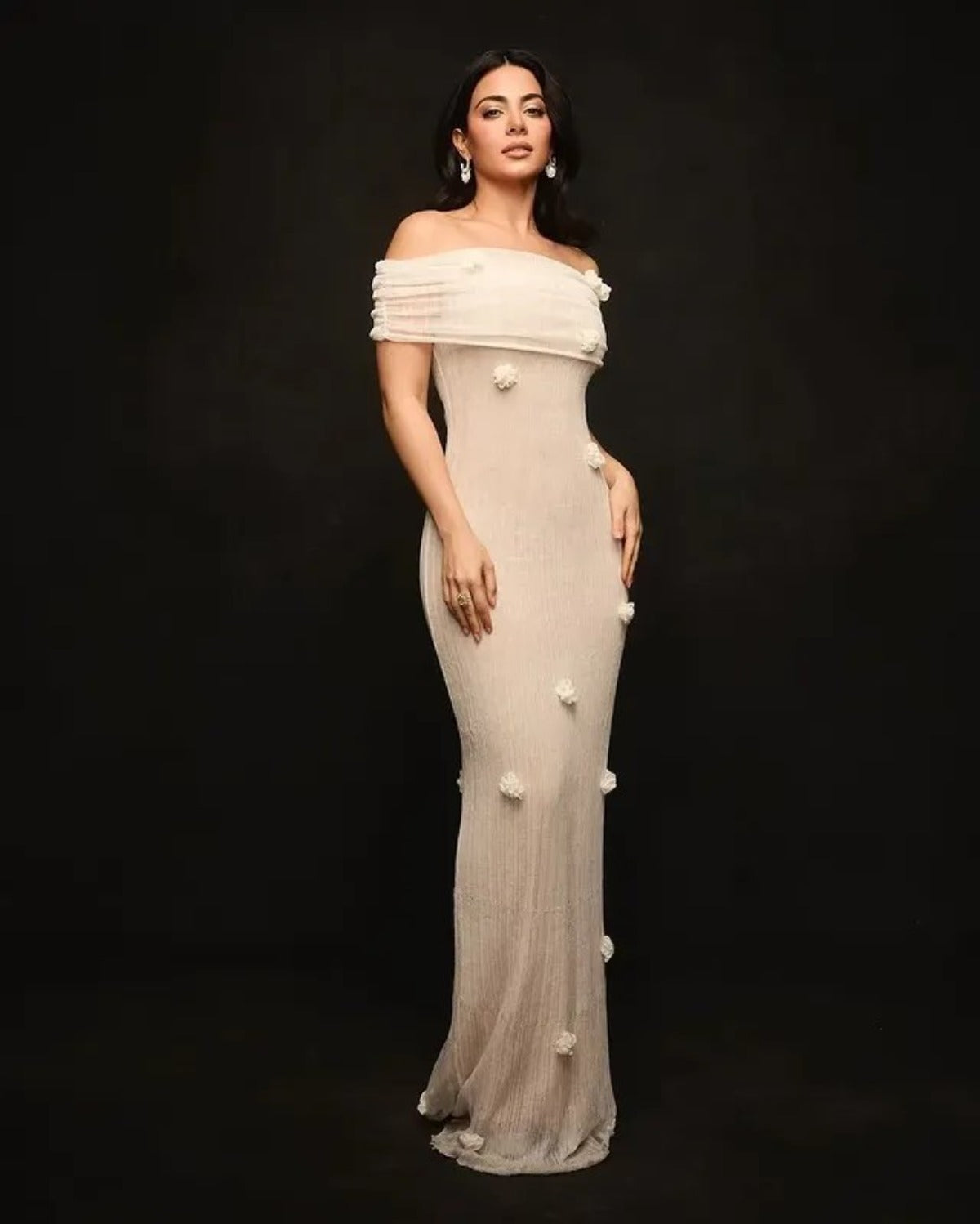R&B | Kleid mit Blumenschulter
