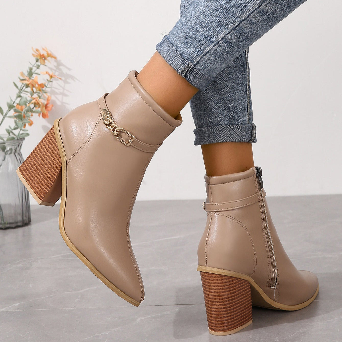 Elegante Stiefel mit seitlichem Reißverschluss und Blockabsatz R&B