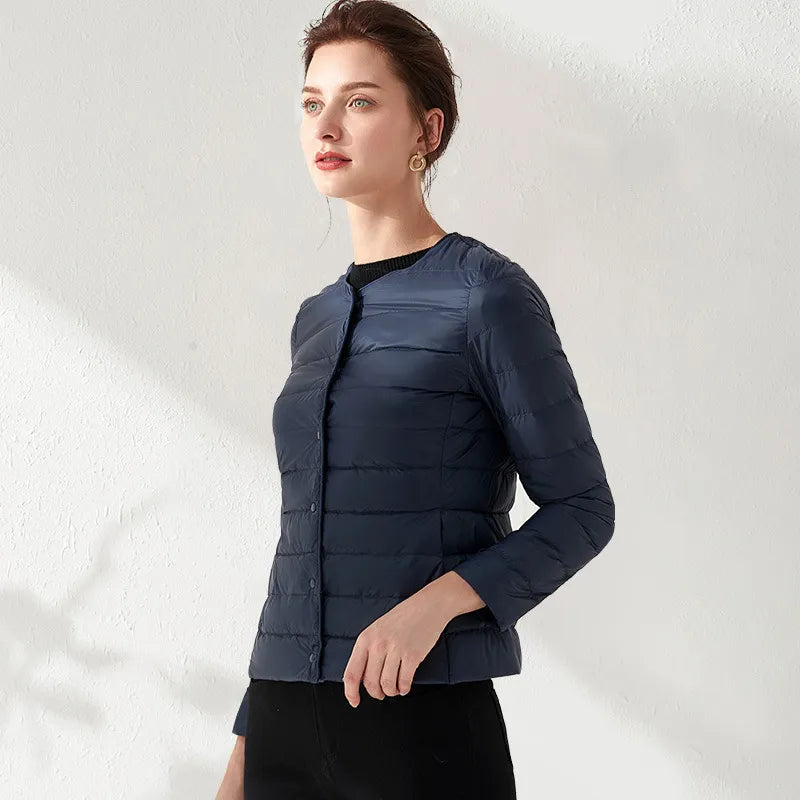 R&B | Leichtgewichtige, kragenlose, figurformende Jacke für Damen