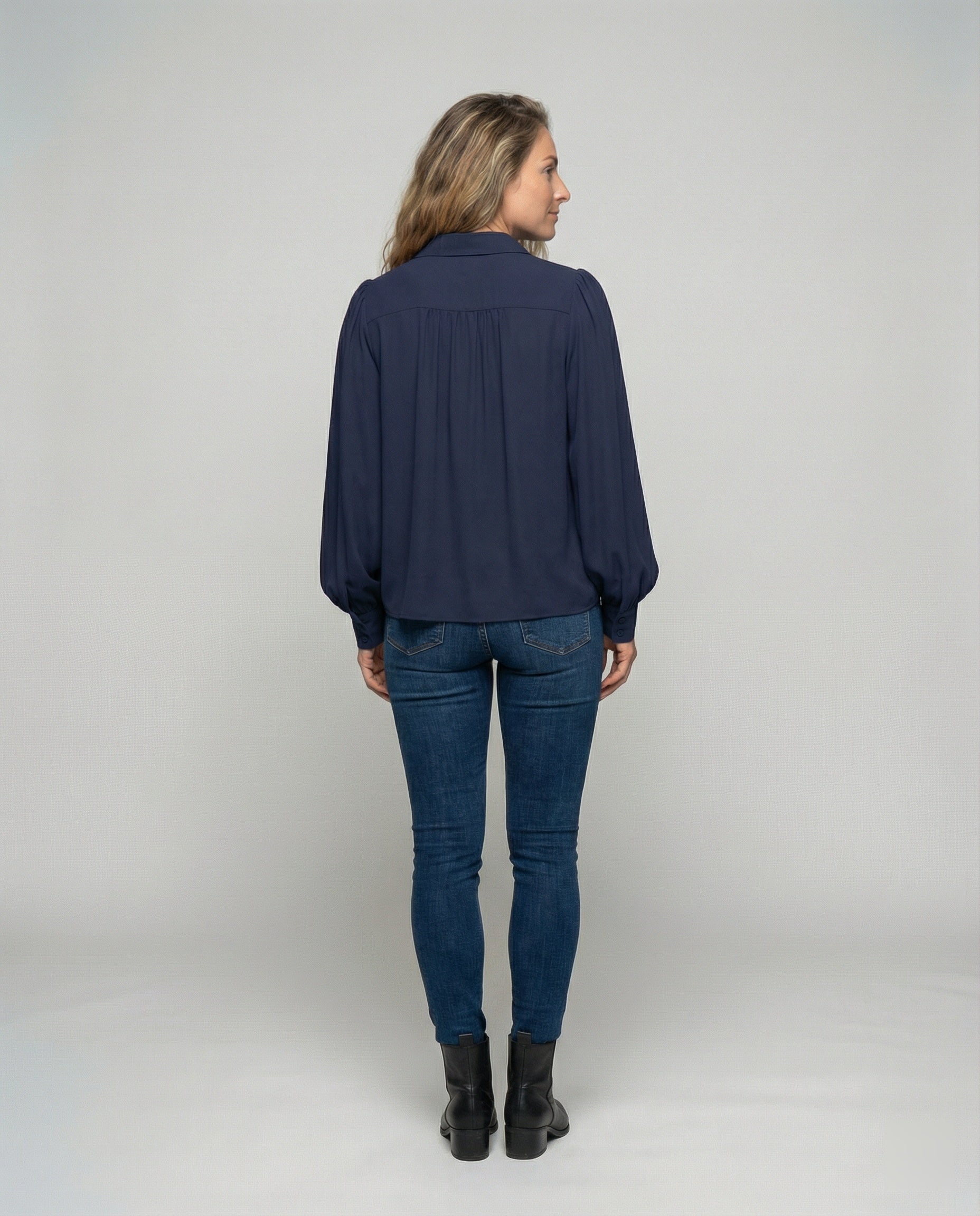 Damen Bluse mit voluminösen Ärmeln und eleganten Rüschendetails R&B