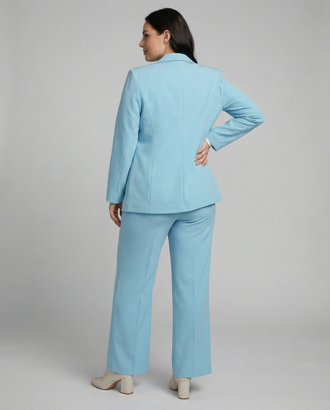 R&B | Stilvolles Set Bestehend Aus Edlem Blazer und Eleganter Hose
